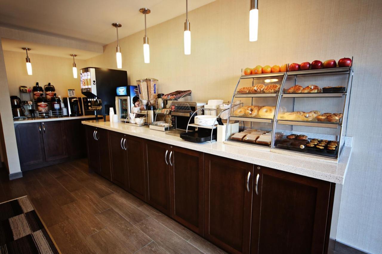 Waterfront Inn New Liskeard Екстериор снимка