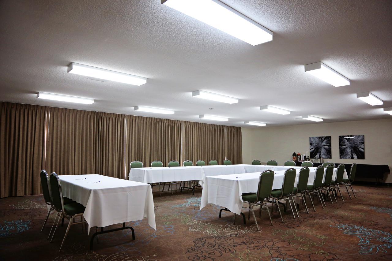 Waterfront Inn New Liskeard Екстериор снимка