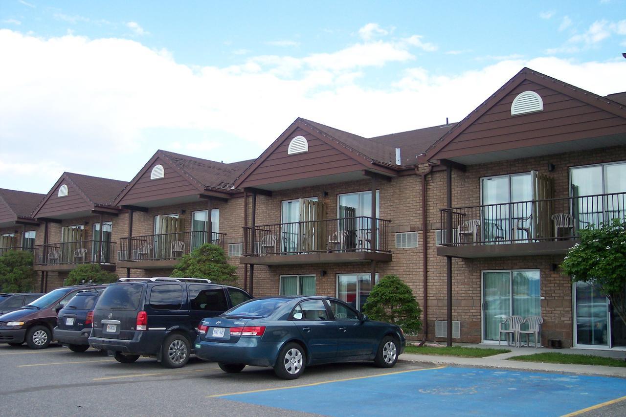 Waterfront Inn New Liskeard Екстериор снимка