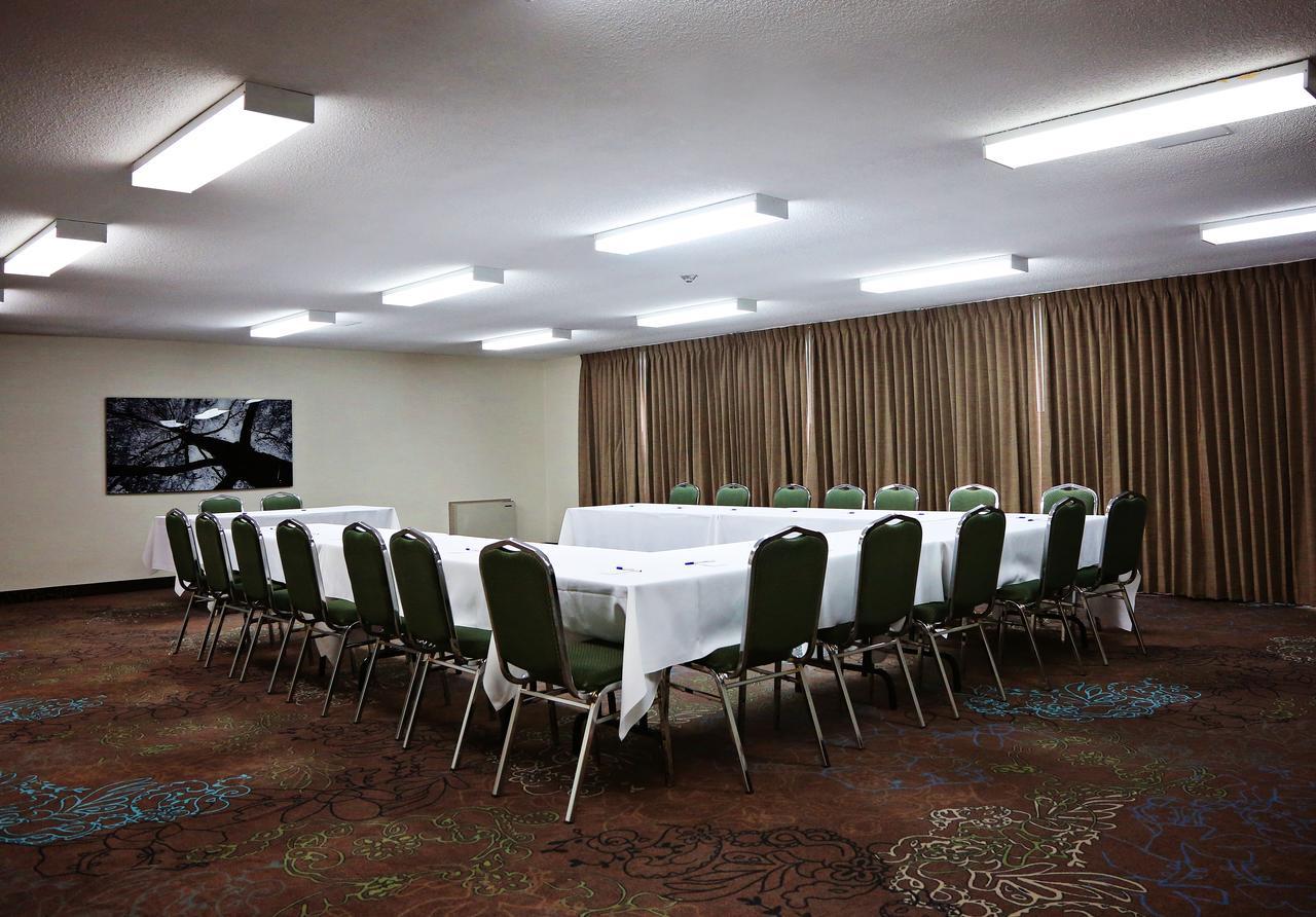 Waterfront Inn New Liskeard Екстериор снимка